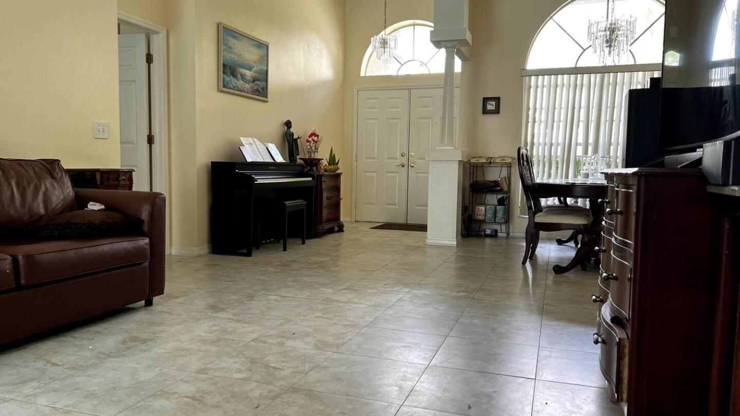 Room In Citrus Park And Carollwood, Close To The Airport & Downtown Τάμπα Εξωτερικό φωτογραφία